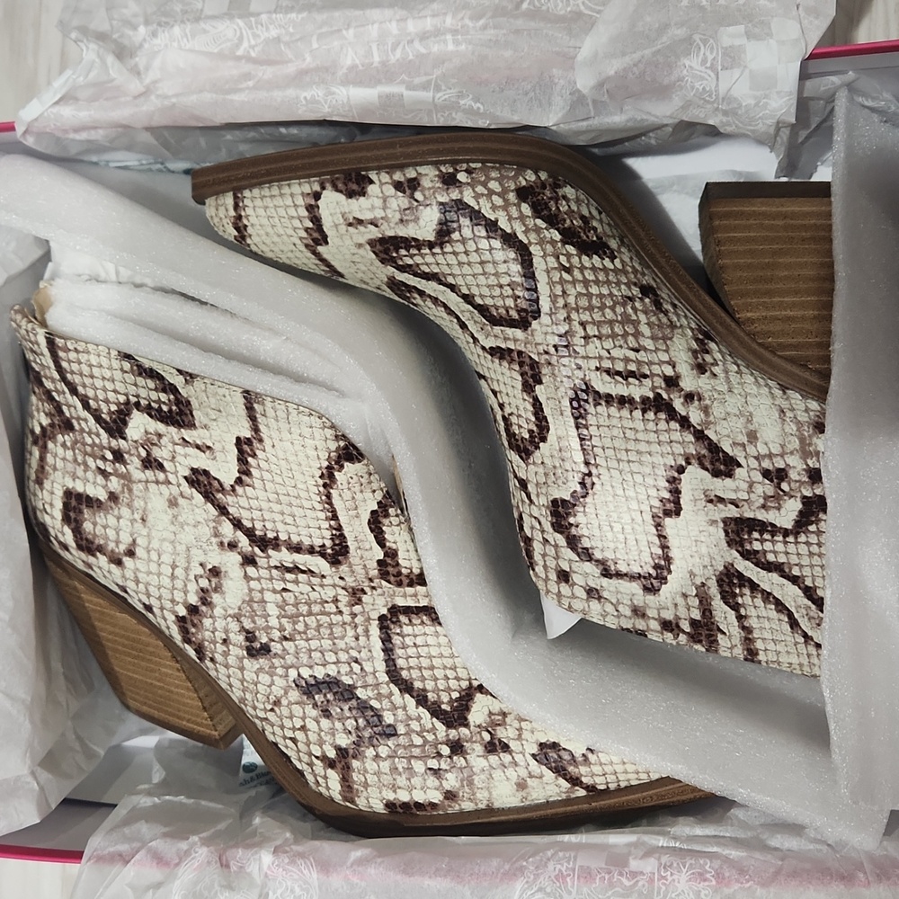 Vince Camuto Cream and Brown Snakeskin Ankle Boots